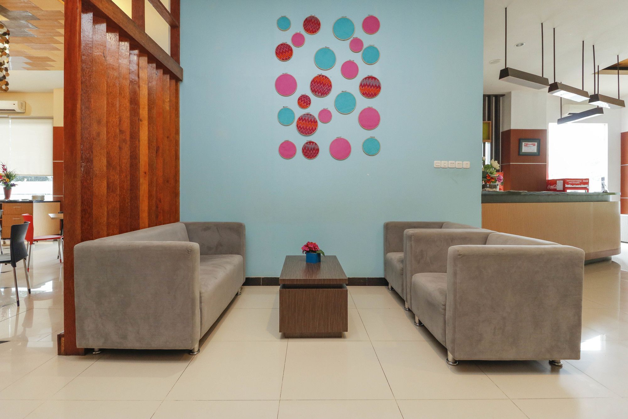 RedDoorz Plus near Pantai Losari Macasar Exterior foto