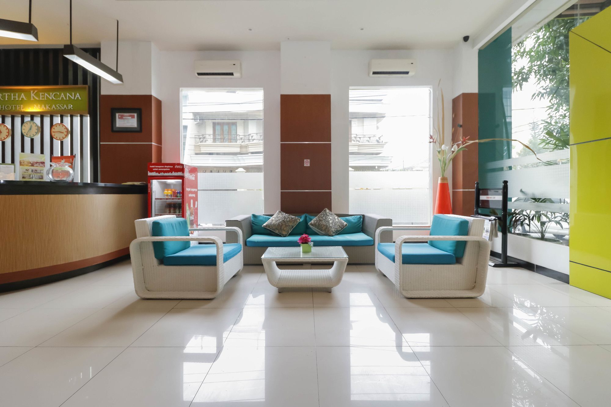 RedDoorz Plus near Pantai Losari Macasar Exterior foto